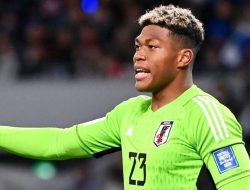 Seteru Baru di Old Trafford: Kiper Jepang Siap Geser Onana?
