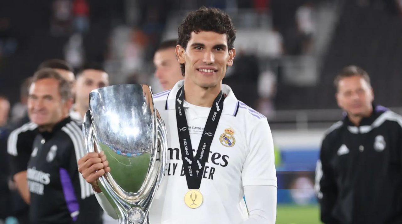 Real Madrid Lepas Bek Bertabur Trofi!