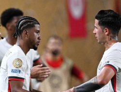 Santos Kabur dari Chelsea?