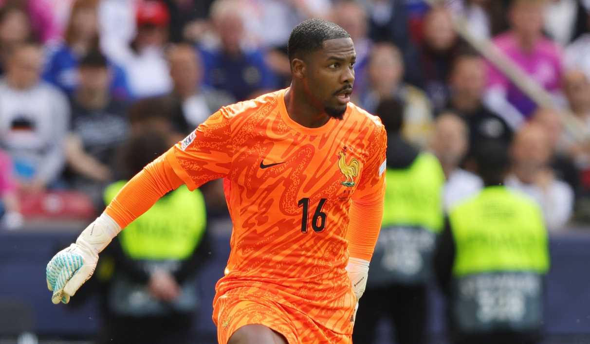 Chelsea Gagal Boyong Kiper Bintang!