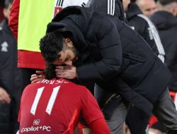 Zirkzee: Dari Sorakan Sampai Simbol Harapan Baru MU!