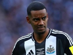 Bomber Swedia Rp2,6 Triliun! Liverpool Incar Isak?