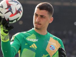 Kiper Bintang Chelsea Jadi Incaran Villa! Martinez Hengkang?