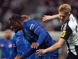 Newcastle Incar Bek Chelsea, Bukan Lagi Isak!