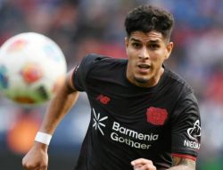 Hincapie Tetap di Leverkusen? Arsenal Gigit Jari!