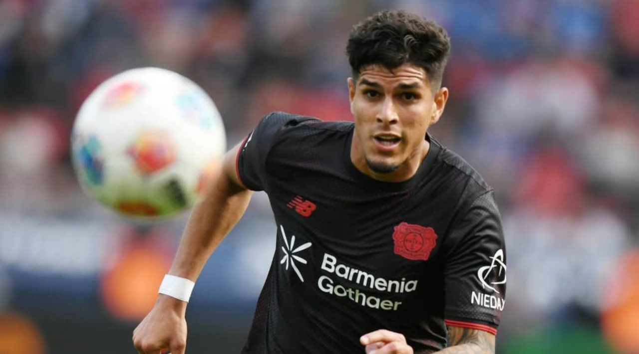 Hincapie Tetap di Leverkusen? Arsenal Gigit Jari!