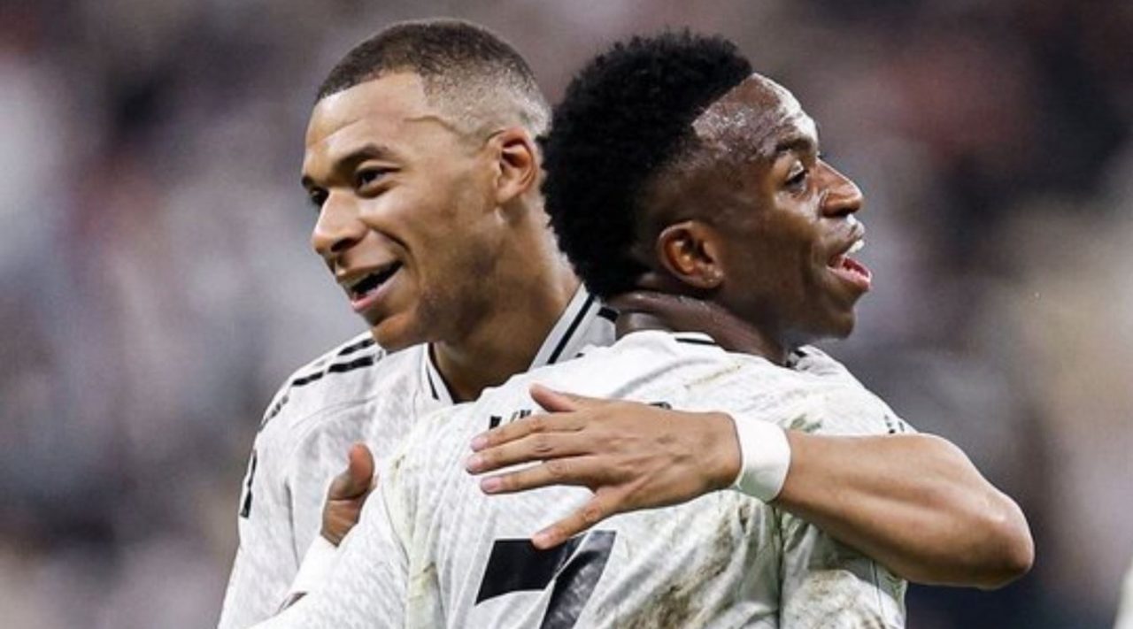 Madrid Menghancurkan Oviedo! Hat-trick Mbappe, Vini Bersinar!
