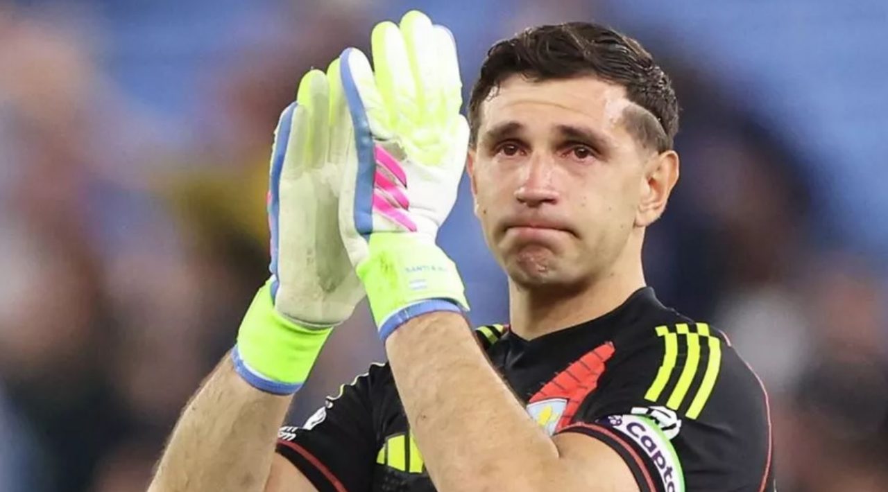 Martinez Gigit Jari, MU Pilih Kiper Lain!